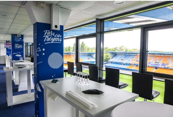 Loge First et Loge 0