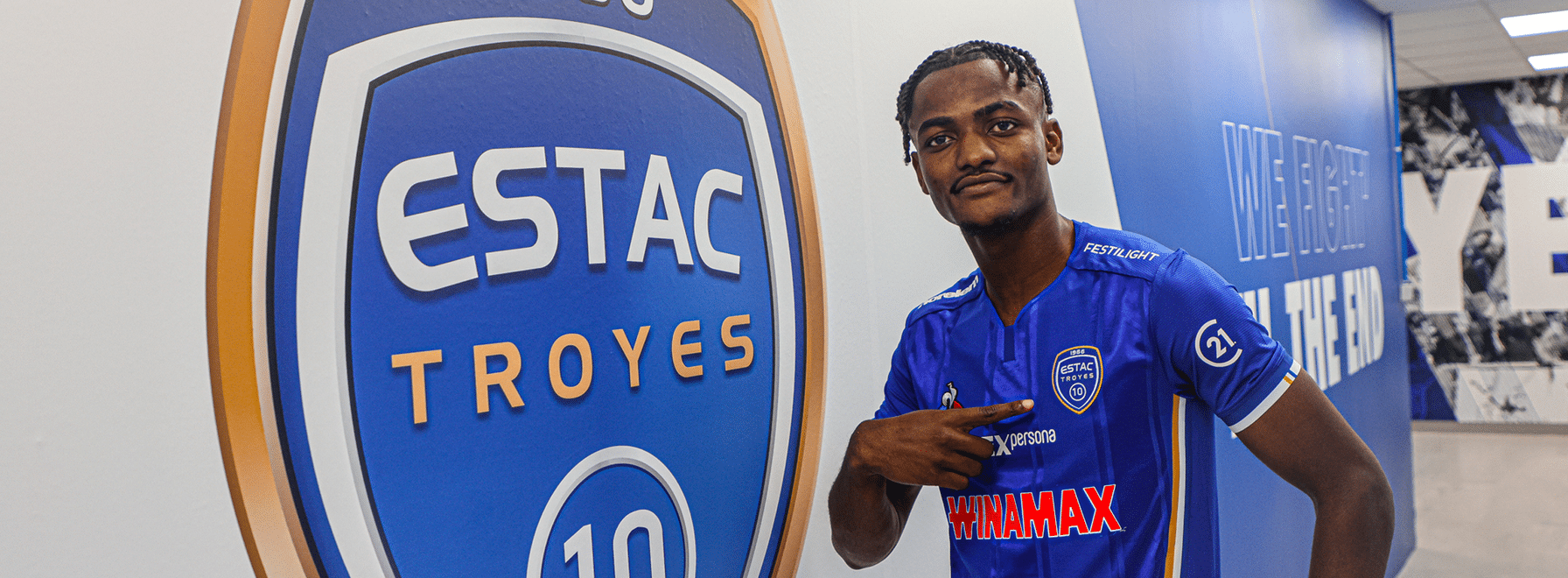 Ismaël Boura s'engage à l'ESTAC !